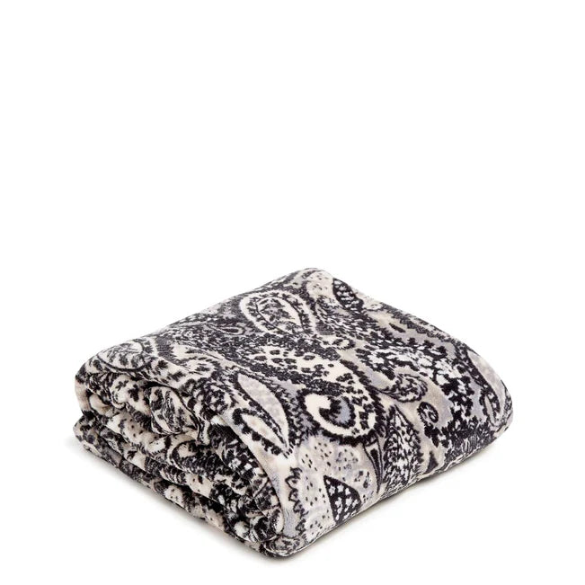 Vera Bradley Plush Throw Blanket in Fleece-Perennials Noir