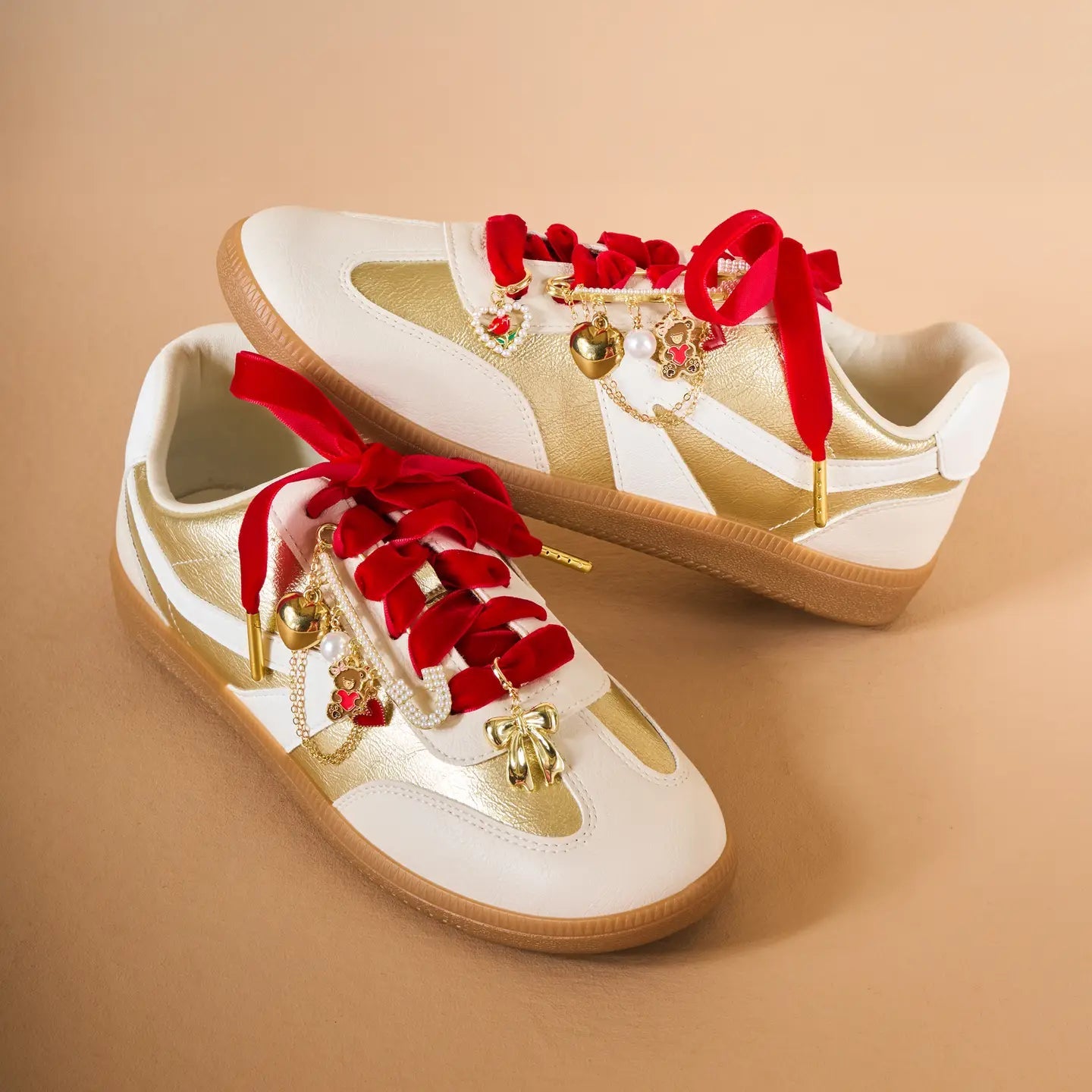 Dazzle Shoe Charm Pack - Beary in Love - Juli's Wearable Art