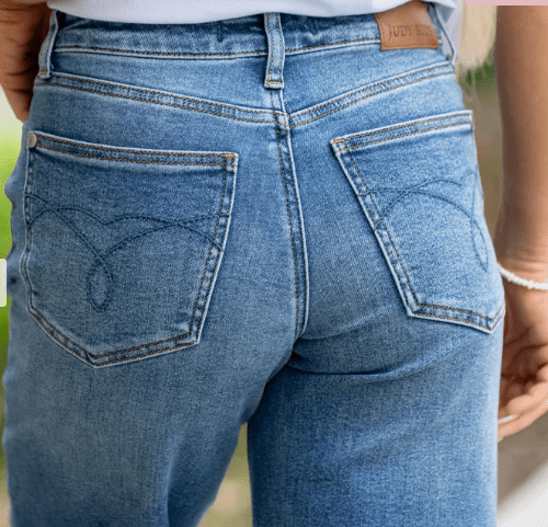 Judy Blue Mid Rise Wide Crop Vintage Pkts & Wide Hem - Juli's Wearable Art