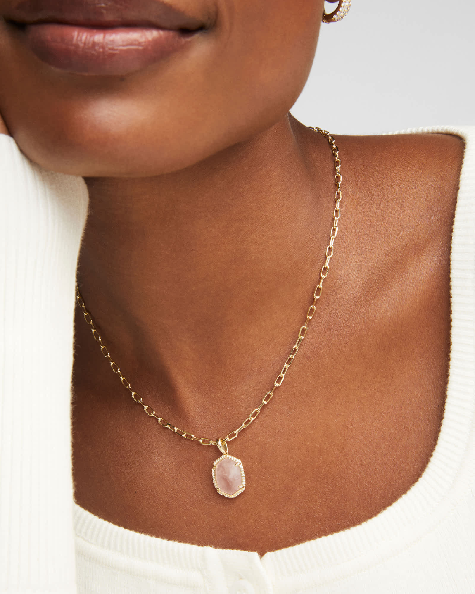 Kendra Scott Daphne Gold Pavé Frame Short Pendant Necklace in Rose Quartz - Juli's Wearable Art