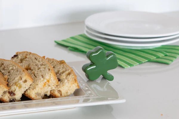 Nora Fleming "Luck of the Irish" Shamrock Mini - Juli's Wearable Art