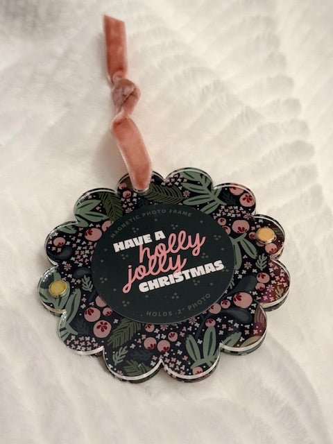 Scalloped Round Picture Frame Ornaments - Juli's Wearable Art