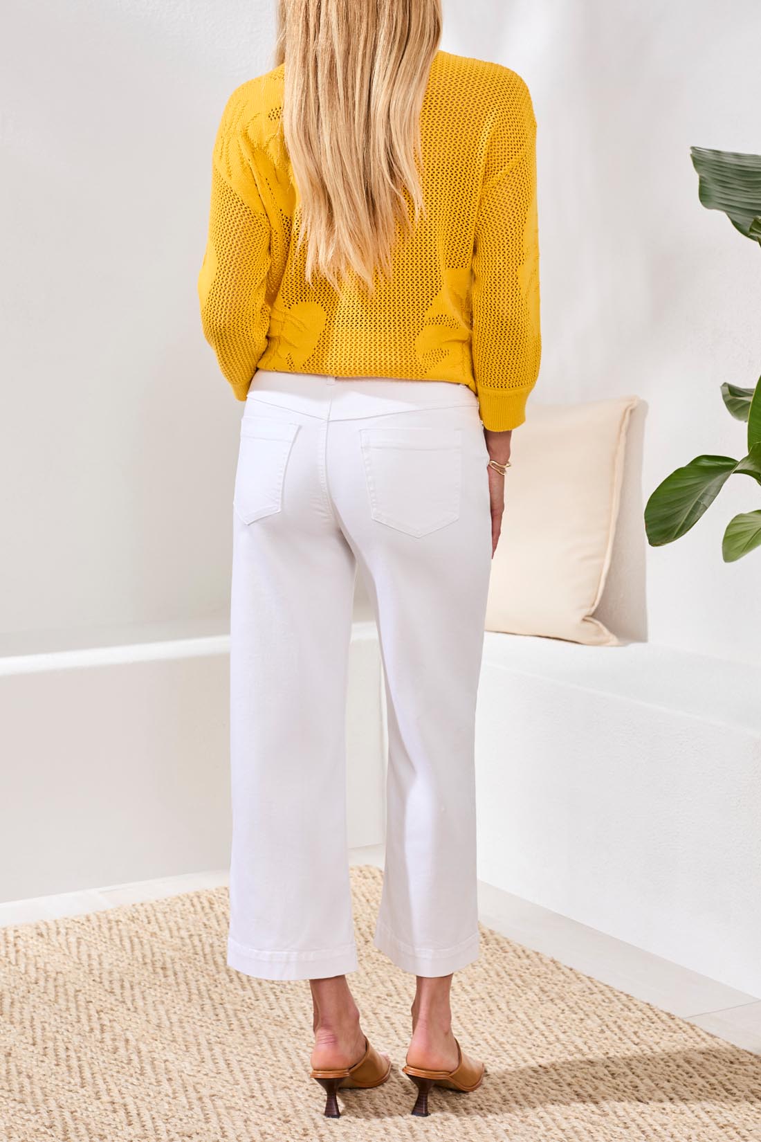 Tribal Audrey Hugging Wide Crop Jeans | White - Juli's Wearable Art