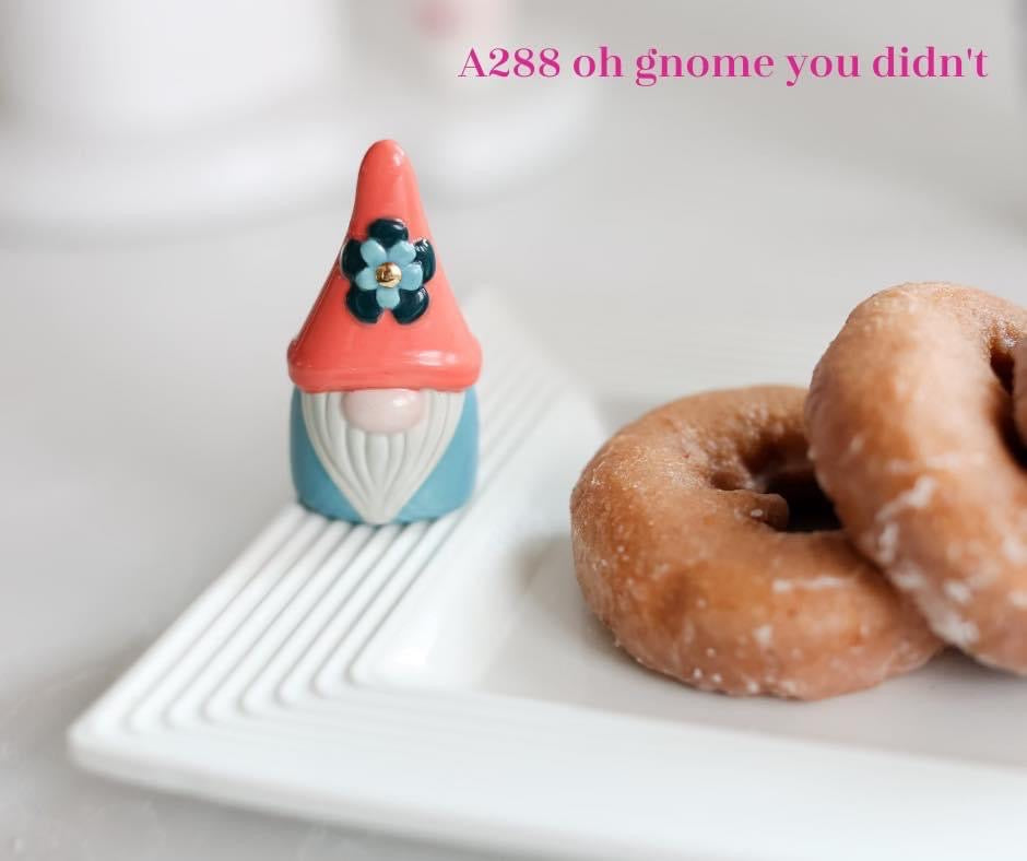 Nora Fleming : Oh Gnome You Didn't Mini