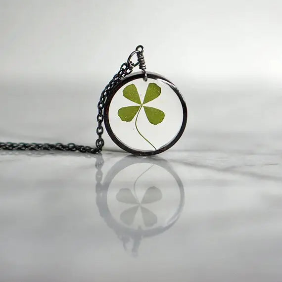 Real Four Leaf Clover Resin Necklaces