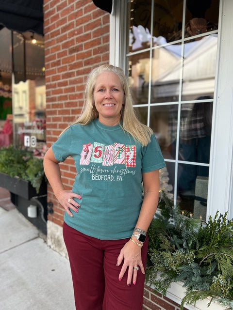 15522 Small Town Christmas Tee – Bedford, PA - Juli's Wearable Art