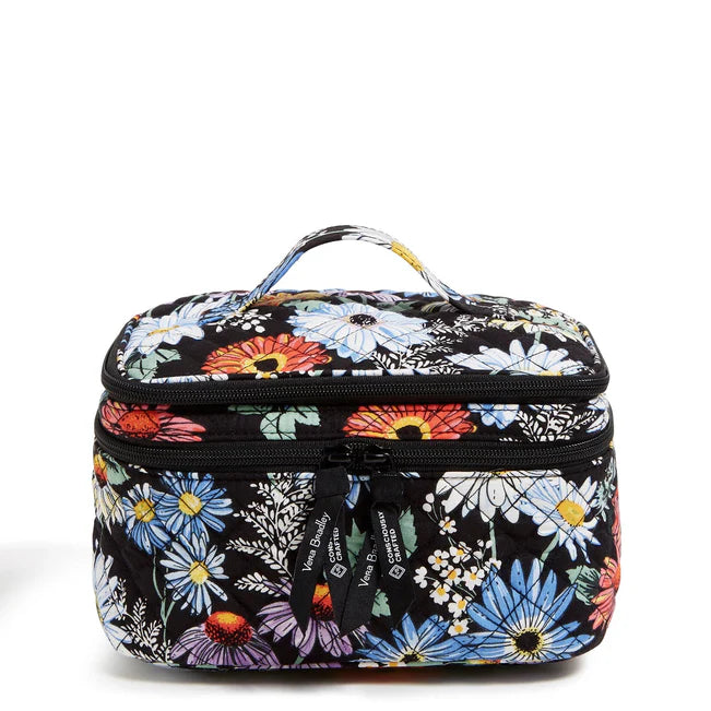 Vera Bradley Brush Up Cosmetic Case in Cotton-Daisies