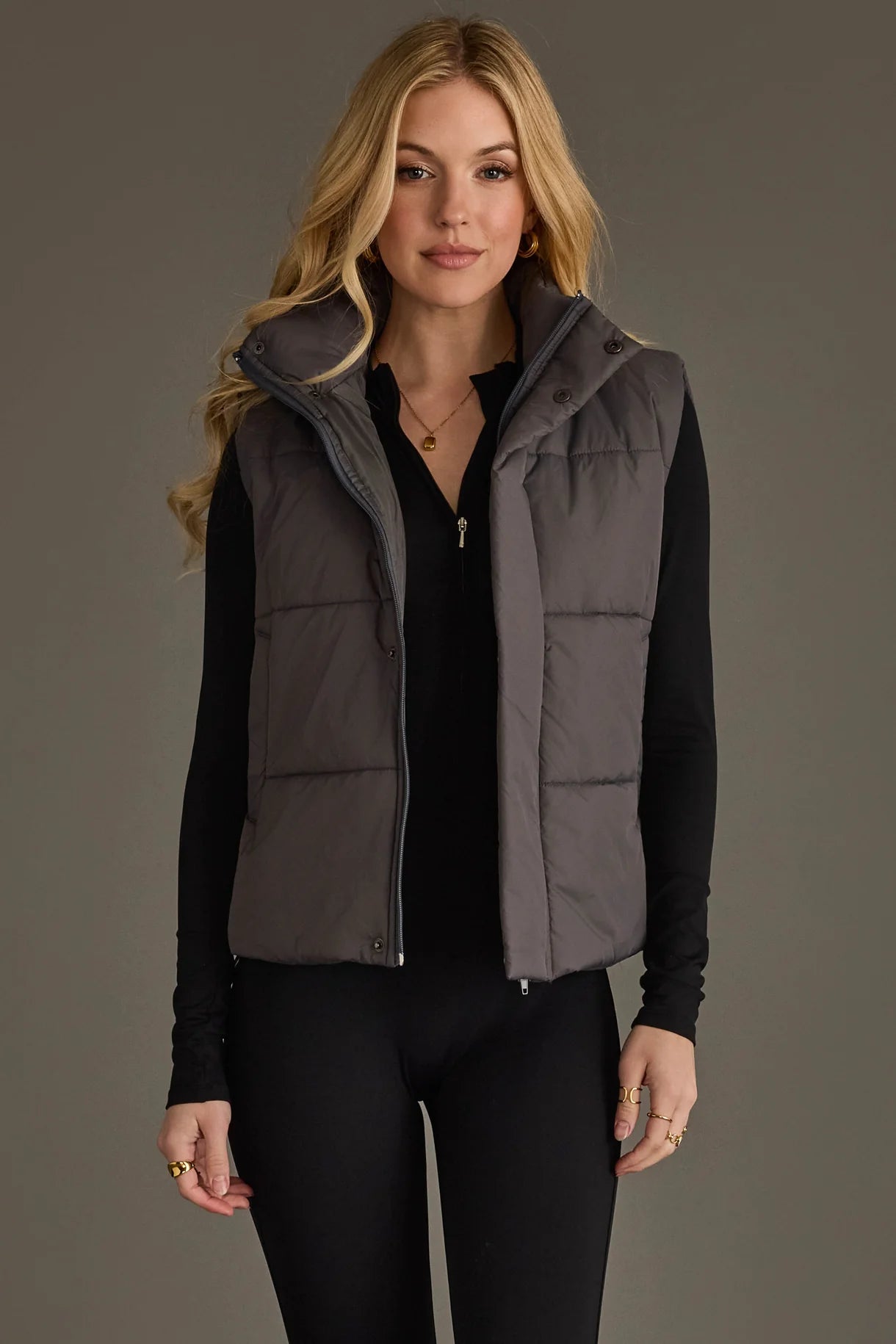 World Traveler Vest | Dark Gray