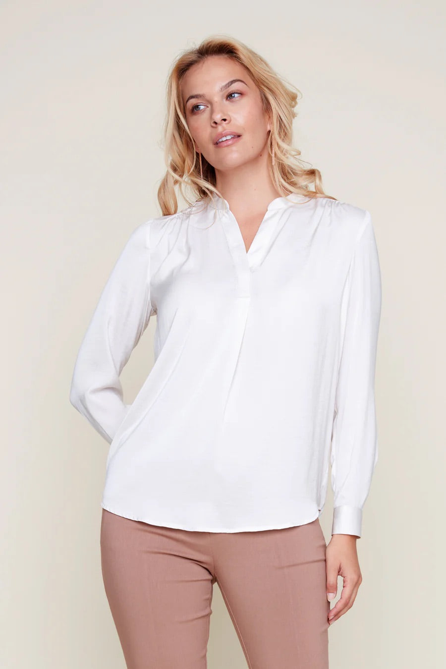 Renuar Airflow Oyster Woven Blouse