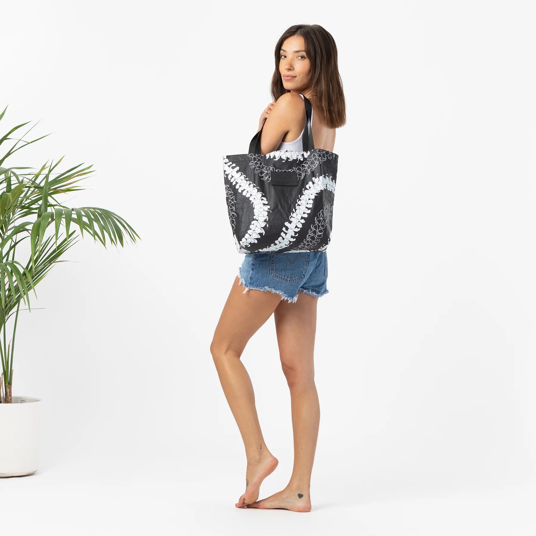 Aloha Puakenikeni Reversible Tote | White on Black