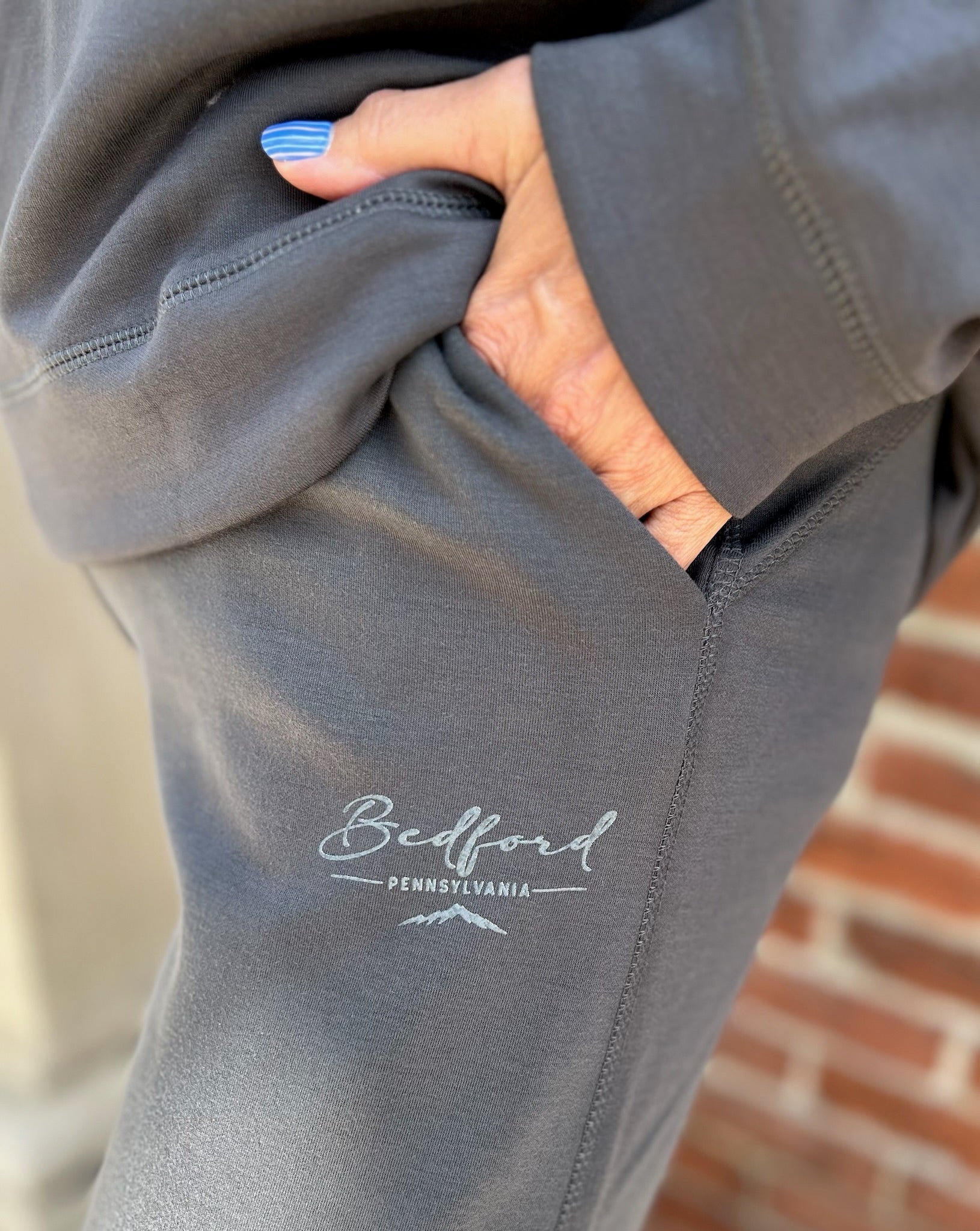 Bedford Pennsylvania Lounge Pants | Charcoal