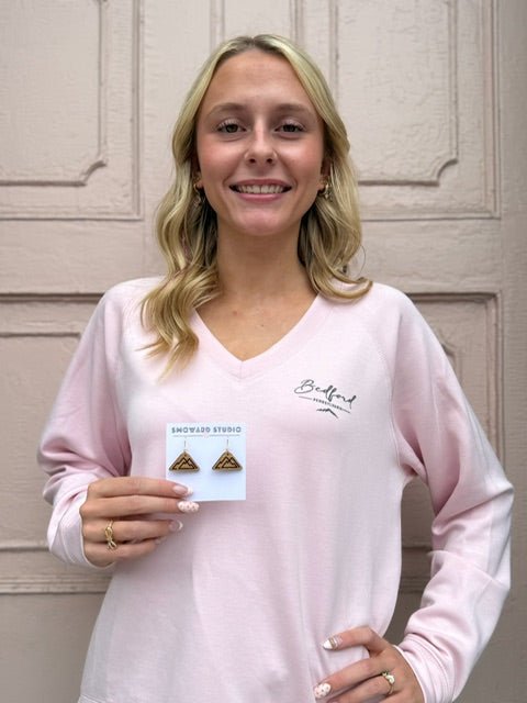 Bedford Pennsylvania V-Neck Sweatshirt | Baby Pink