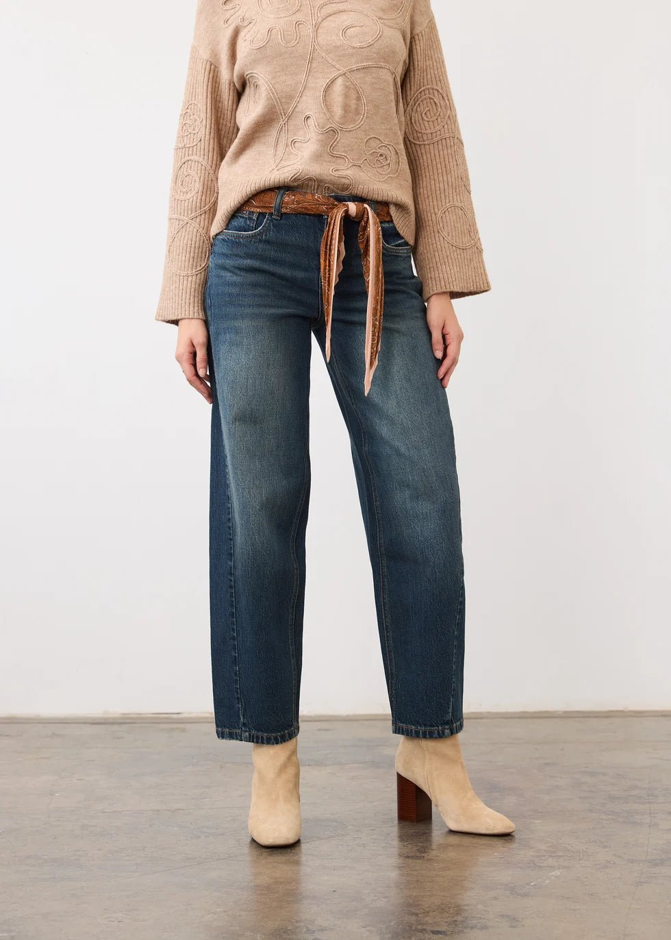 FDJ Girlfriend Barrel Leg Denim | Dark Wash