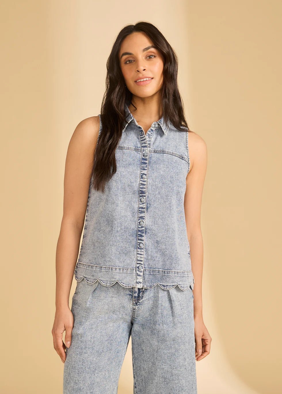 FDJ Sleeveless Scalloped Shirt | Pale Wash