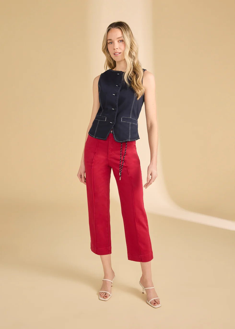 FDJ Suzanne Straight Crop Denim | Lava Red
