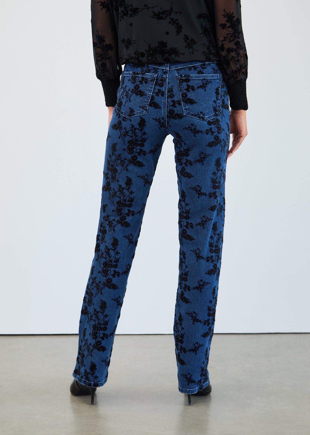 FDJ Suzanne Straight Leg Denim – Dark Wash