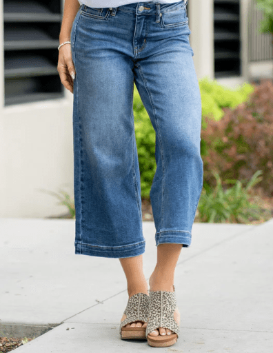 Judy Blue Mid Rise Wide Crop Vintage Pkts & Wide Hem - Juli's Wearable Art