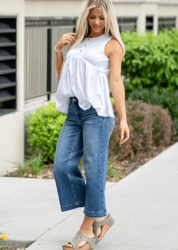 Judy Blue Mid Rise Wide Crop Vintage Pkts & Wide Hem - Juli's Wearable Art