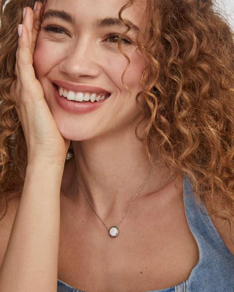 Kendra Scott Volleyball Short Pendant Necklace | Silver - Juli's Wearable Art