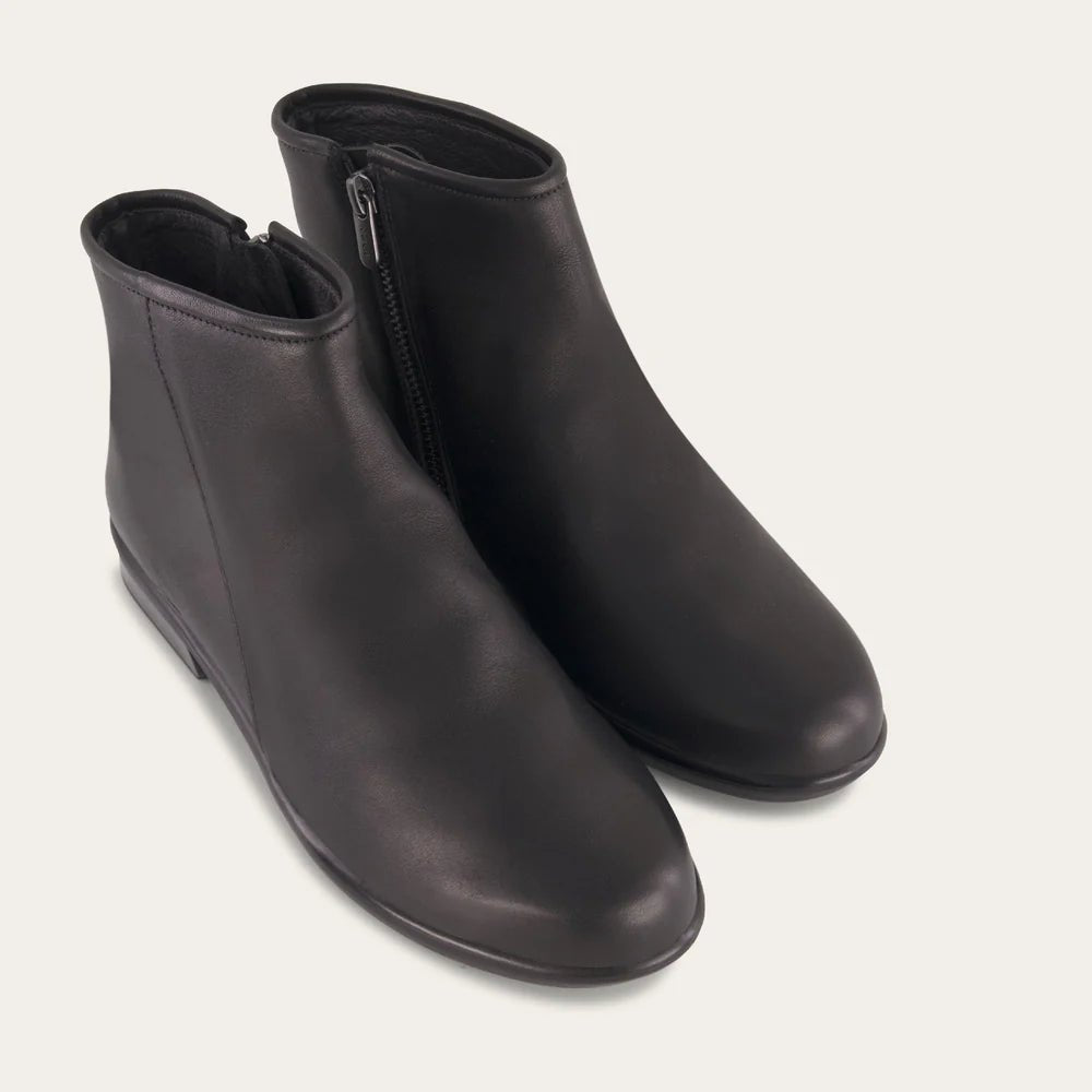 NAOT Norther - Water Resistant Black Leather - Juli's Wearable Art