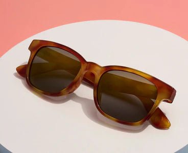Peepers 18th Hole Reading Sunglasses | Amber Tortoise - Juli's Wearable Art
