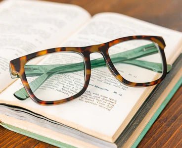 Peepers Blue Light Readers | Hall | Tortoise + Green - Juli's Wearable Art
