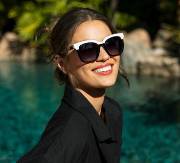 Peepers Frenchy Reader Sunglasses - Black & White - Juli's Wearable Art