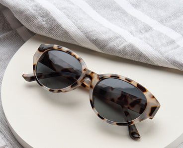 Peepers Villa Reader Sunglasses - Chai Tortoise - Juli's Wearable Art
