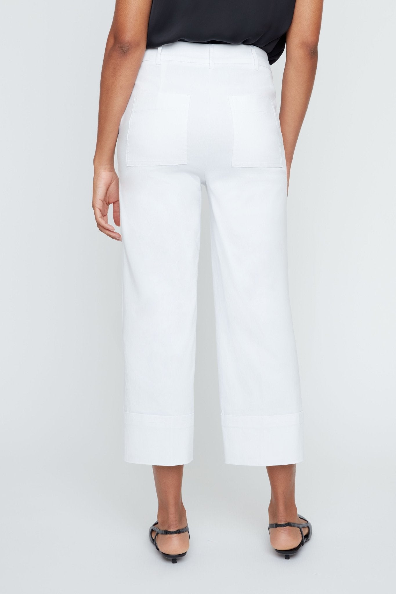 Renuar Layla Fit Cropped Straight Leg Pants | White - Juli's Wearable Art
