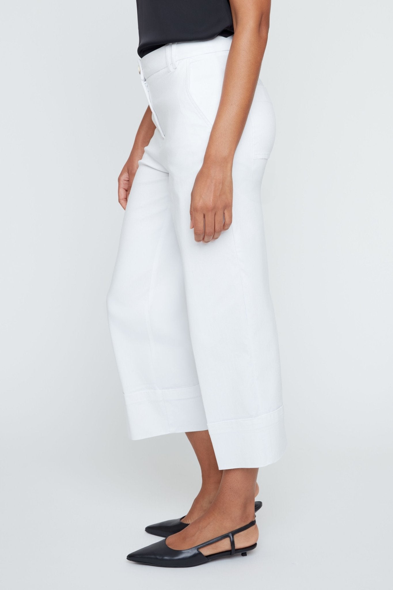 Renuar Layla Fit Cropped Straight Leg Pants | White - Juli's Wearable Art