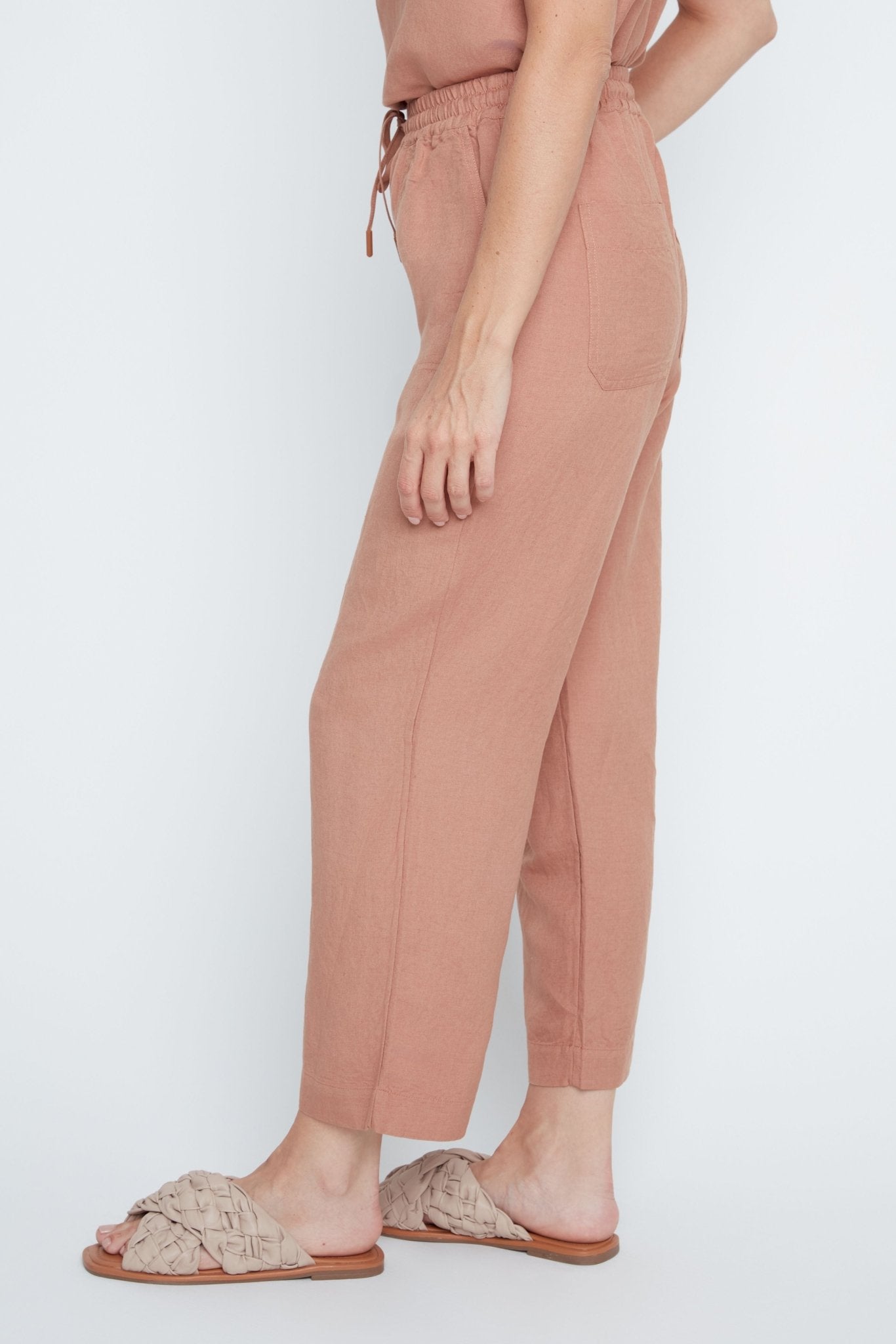 Renuar Layla Fit Linen Blend Crop Pants | Mocha - Juli's Wearable Art