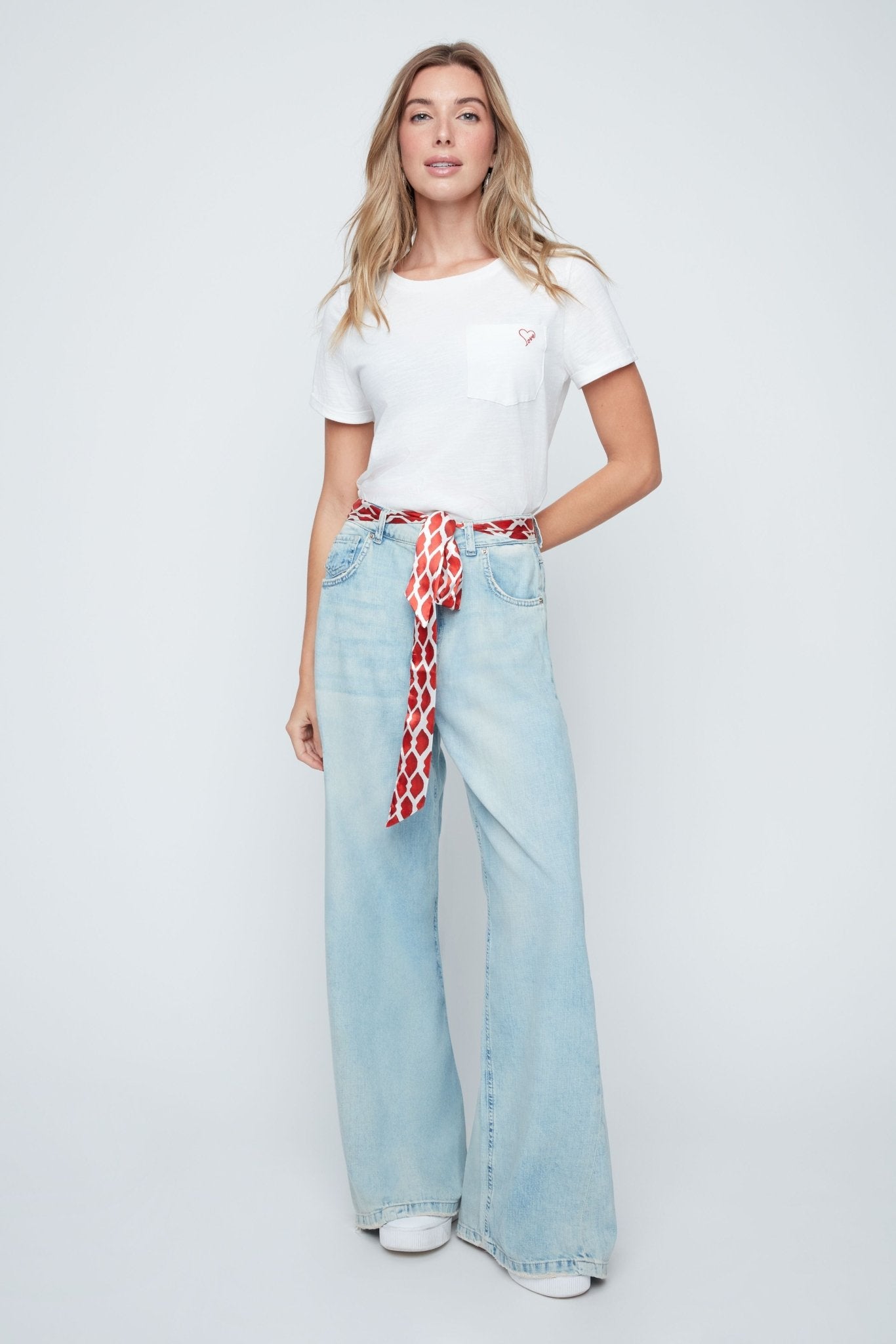 Renuar Satin Belt with Red Lips