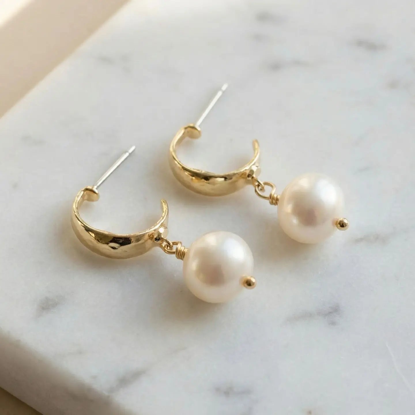 Sorrelli Modern Pearl Huggie Drop Earrings | Gold - Juli's Wearable Art