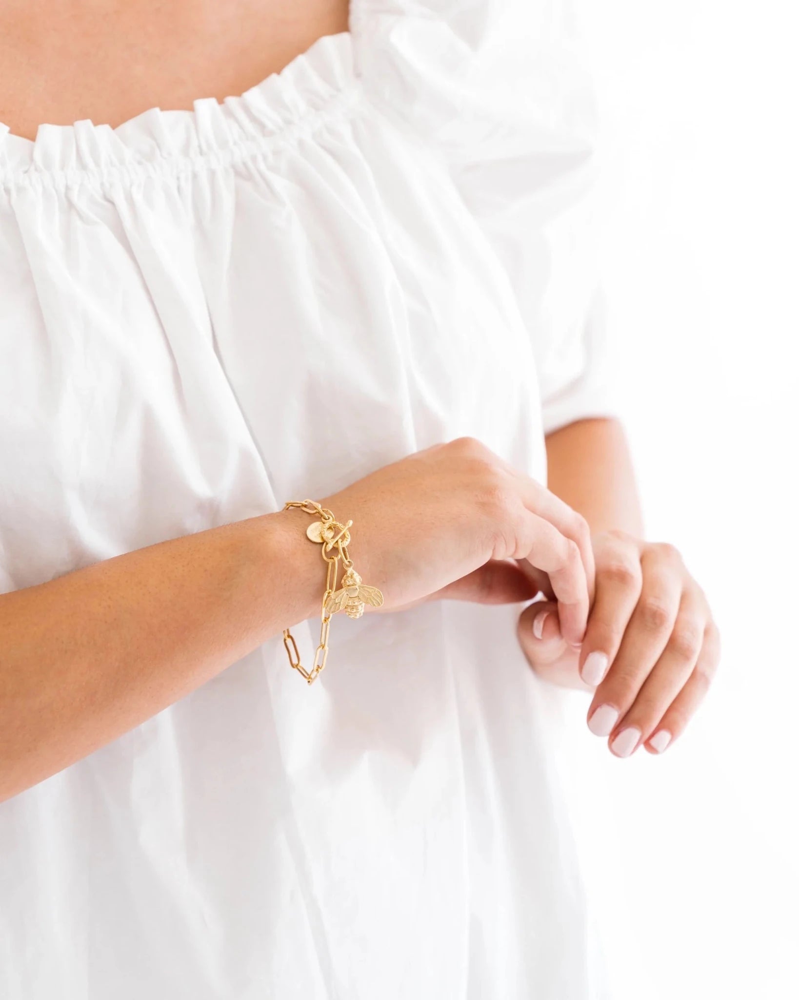 Susan Shaw Bee Paperclip Bracelet | Gold - Juli's Wearable Art