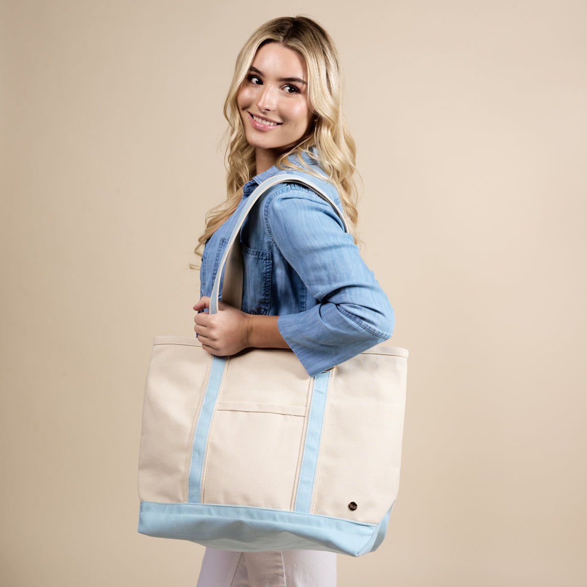 The Signature Canvas Tote Bag | Light Blue