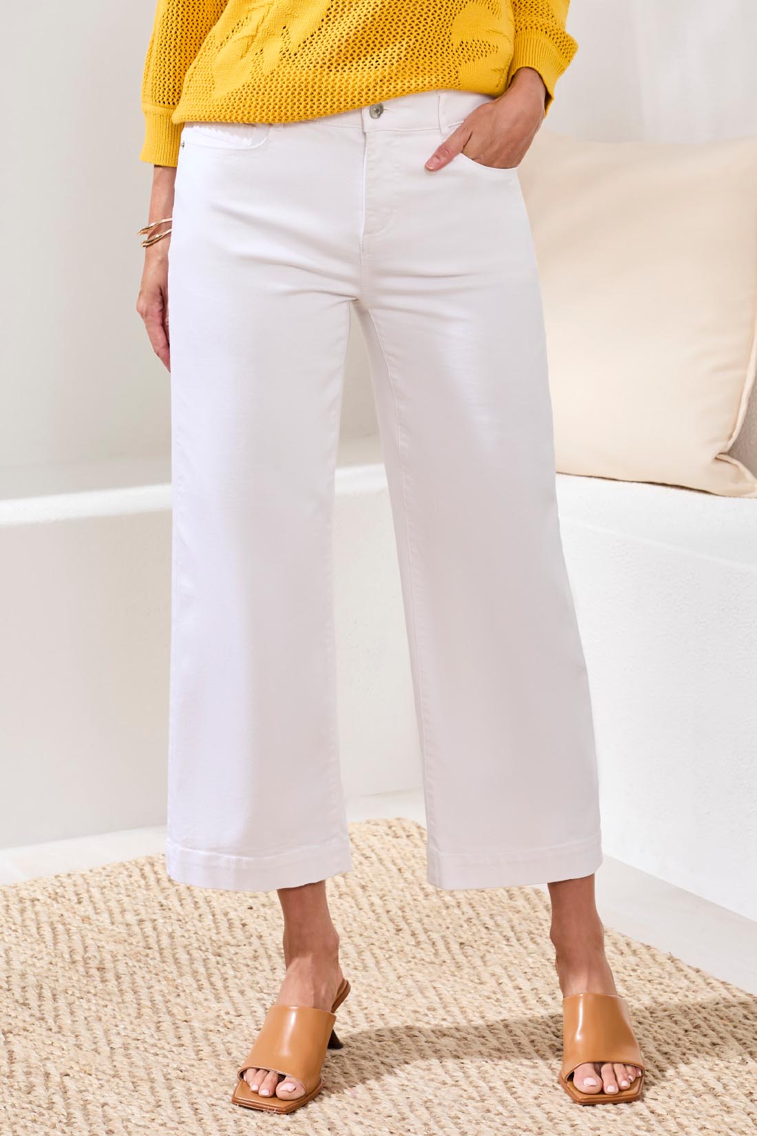 Tribal Audrey Hugging Wide Crop Jeans | White - Juli's Wearable Art